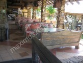 Деревянная мебель под старину для кафе, баров и ресторанов